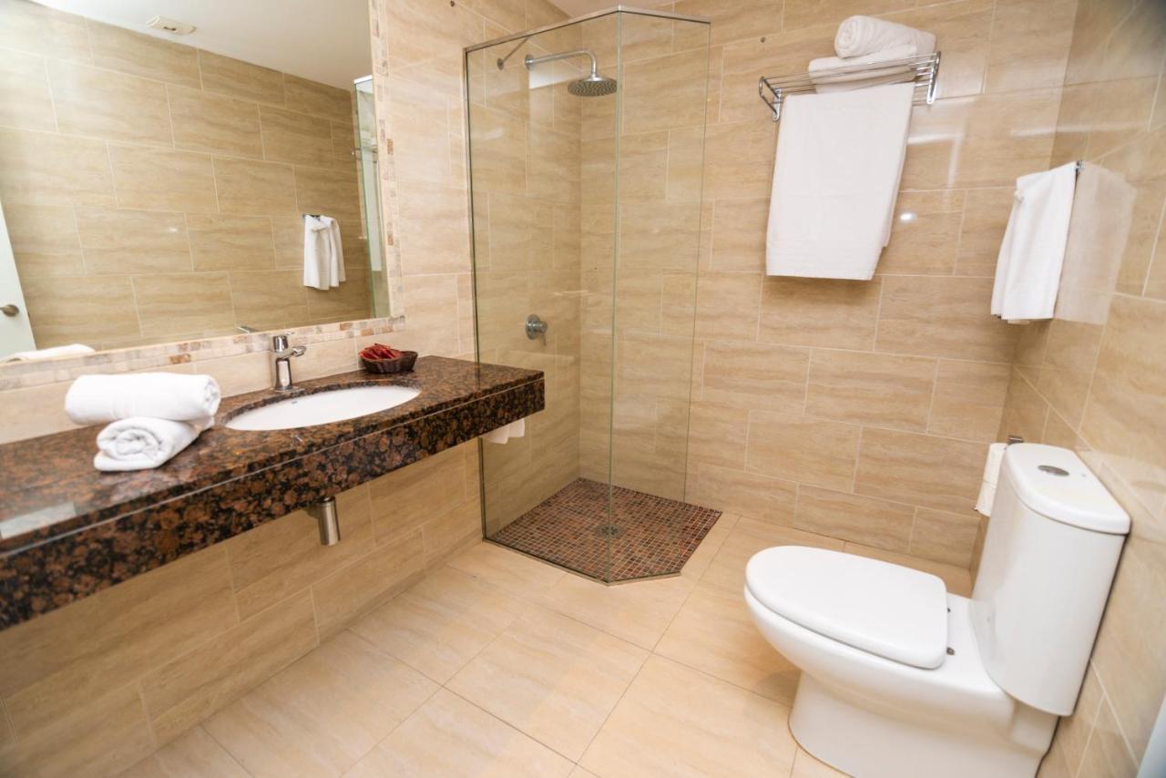 Apartamentos Bora Bora - Adults Only Playa d'en Bossa Esterno foto