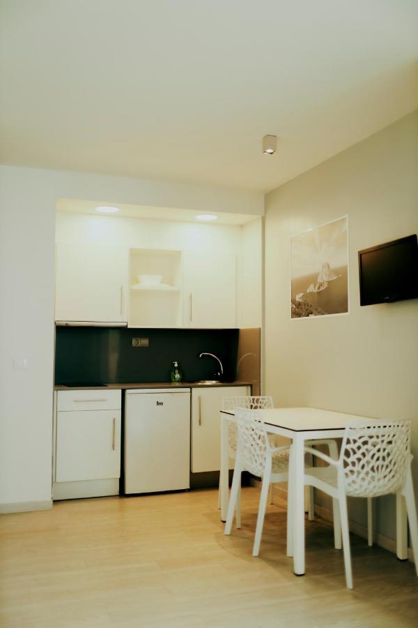 Apartamentos Bora Bora - Adults Only Playa d'en Bossa Esterno foto