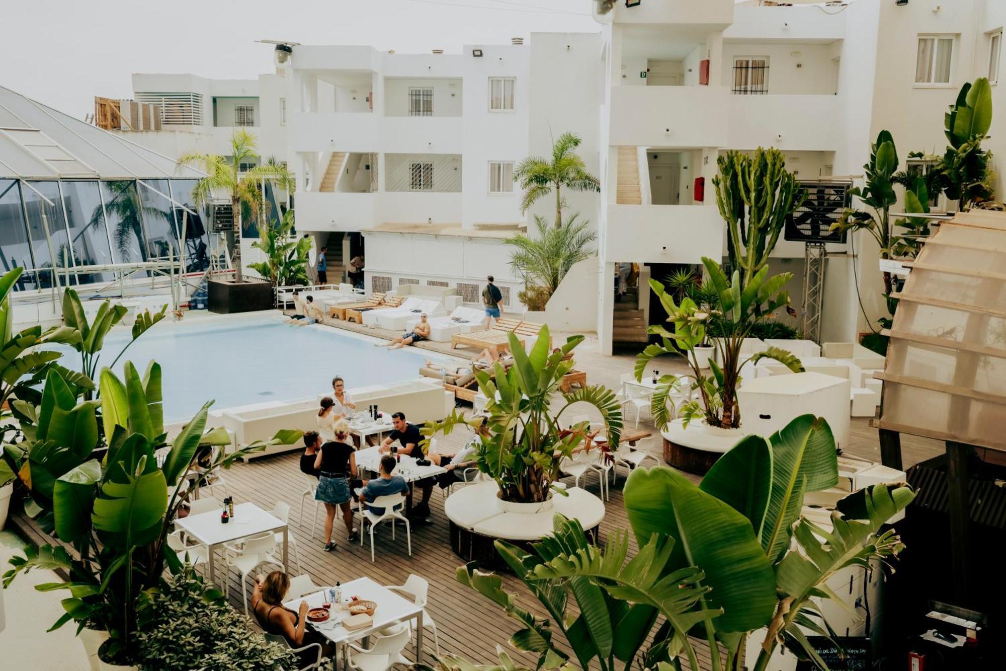 Apartamentos Bora Bora - Adults Only Playa d'en Bossa Esterno foto