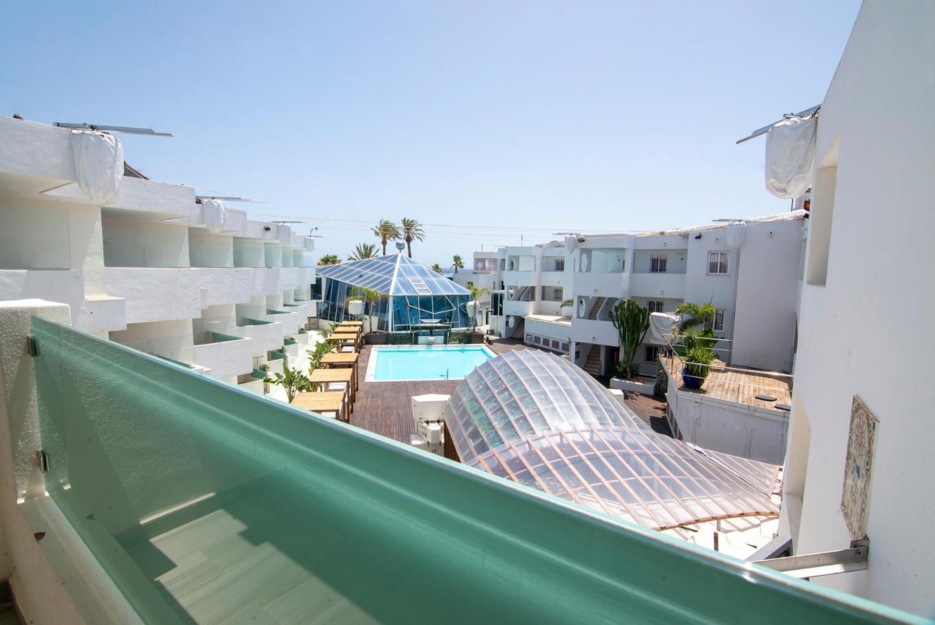 Apartamentos Bora Bora - Adults Only Playa d'en Bossa Esterno foto
