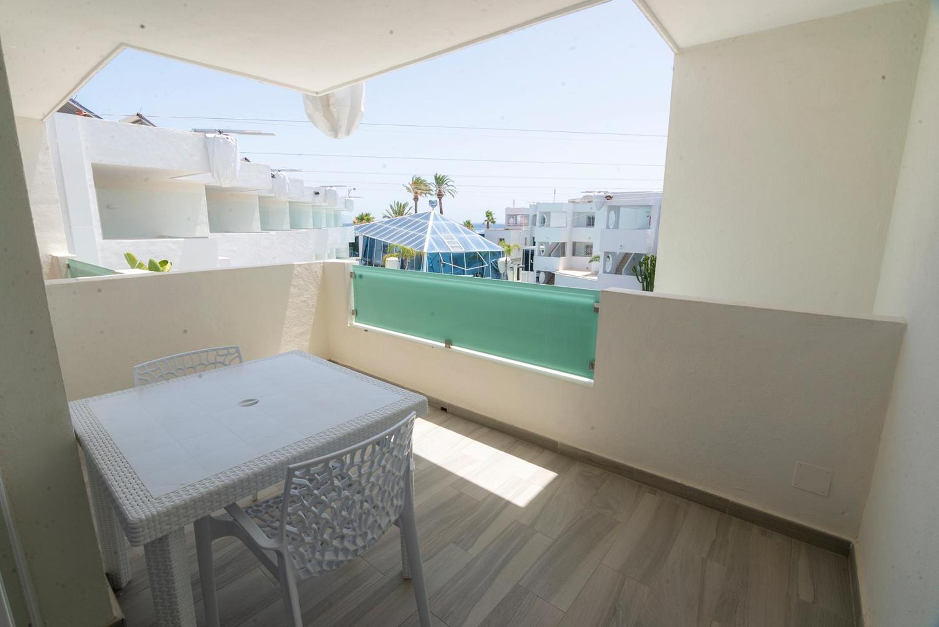 Apartamentos Bora Bora - Adults Only Playa d'en Bossa Esterno foto