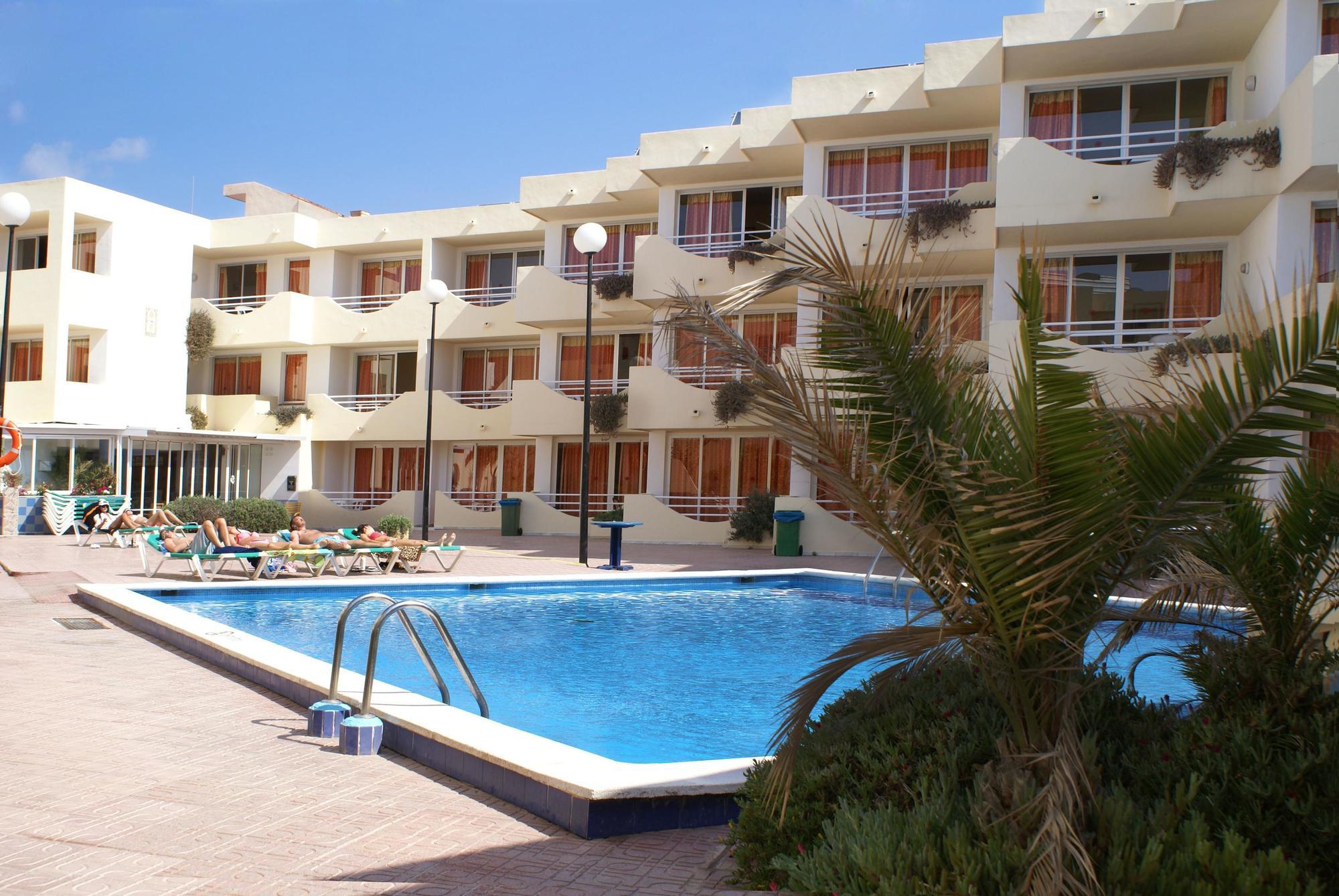 Apartamentos Bora Bora - Adults Only Playa d'en Bossa Esterno foto