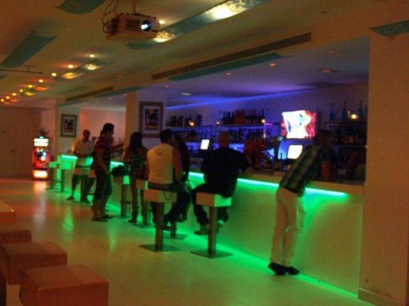 Apartamentos Bora Bora - Adults Only Playa d'en Bossa Esterno foto