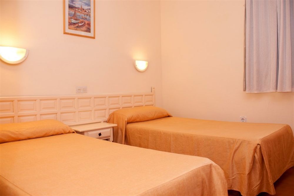Apartamentos Bora Bora - Adults Only Playa d'en Bossa Esterno foto