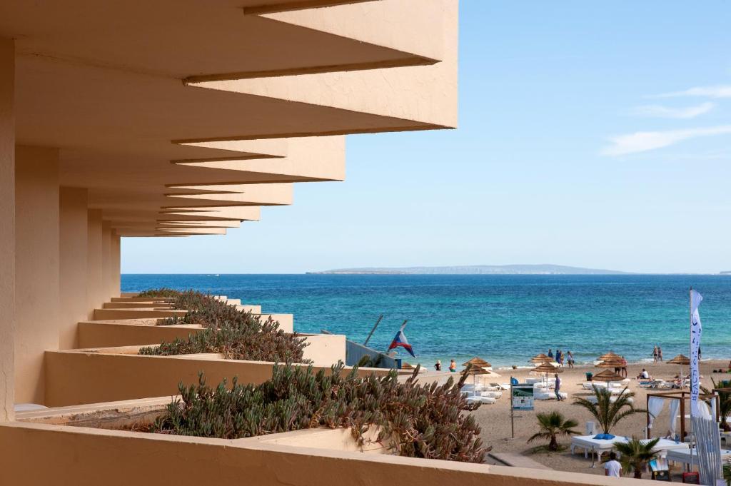 Apartamentos Bora Bora - Adults Only Playa d'en Bossa Esterno foto