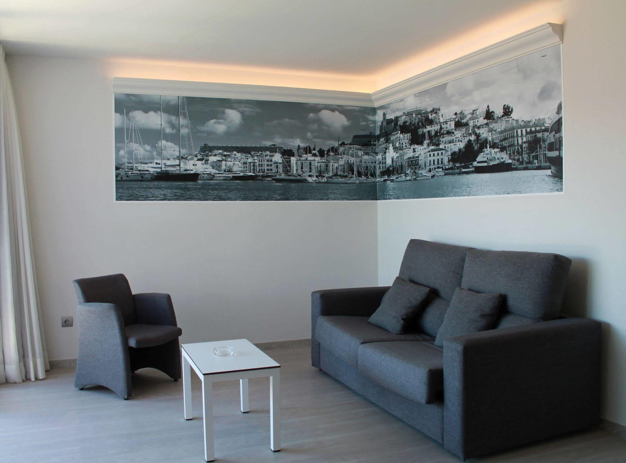 Apartamentos Bora Bora - Adults Only Playa d'en Bossa Esterno foto