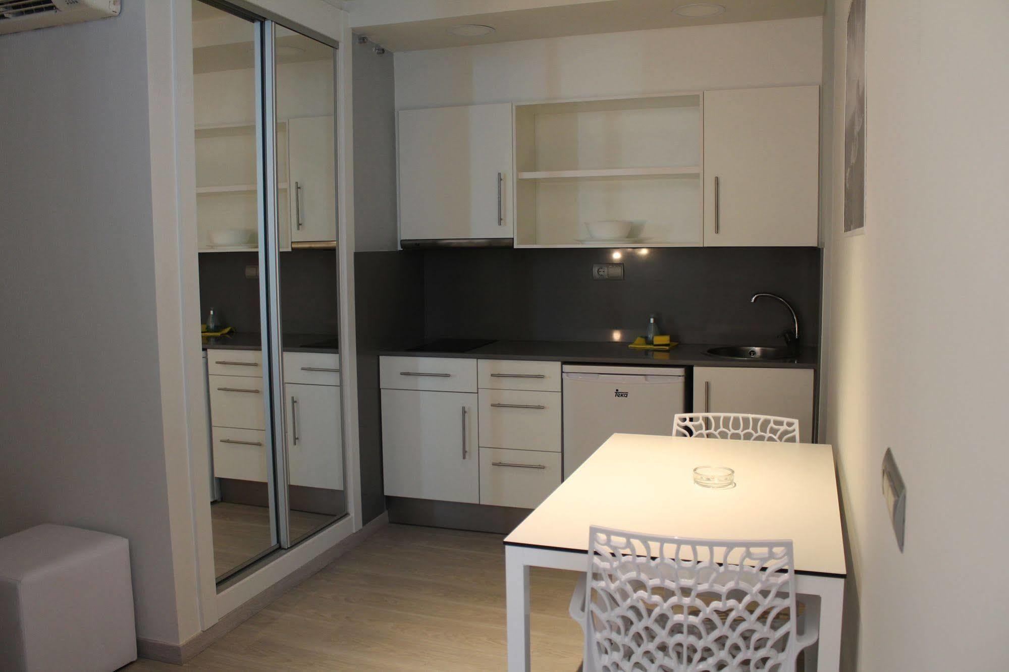 Apartamentos Bora Bora - Adults Only Playa d'en Bossa Esterno foto
