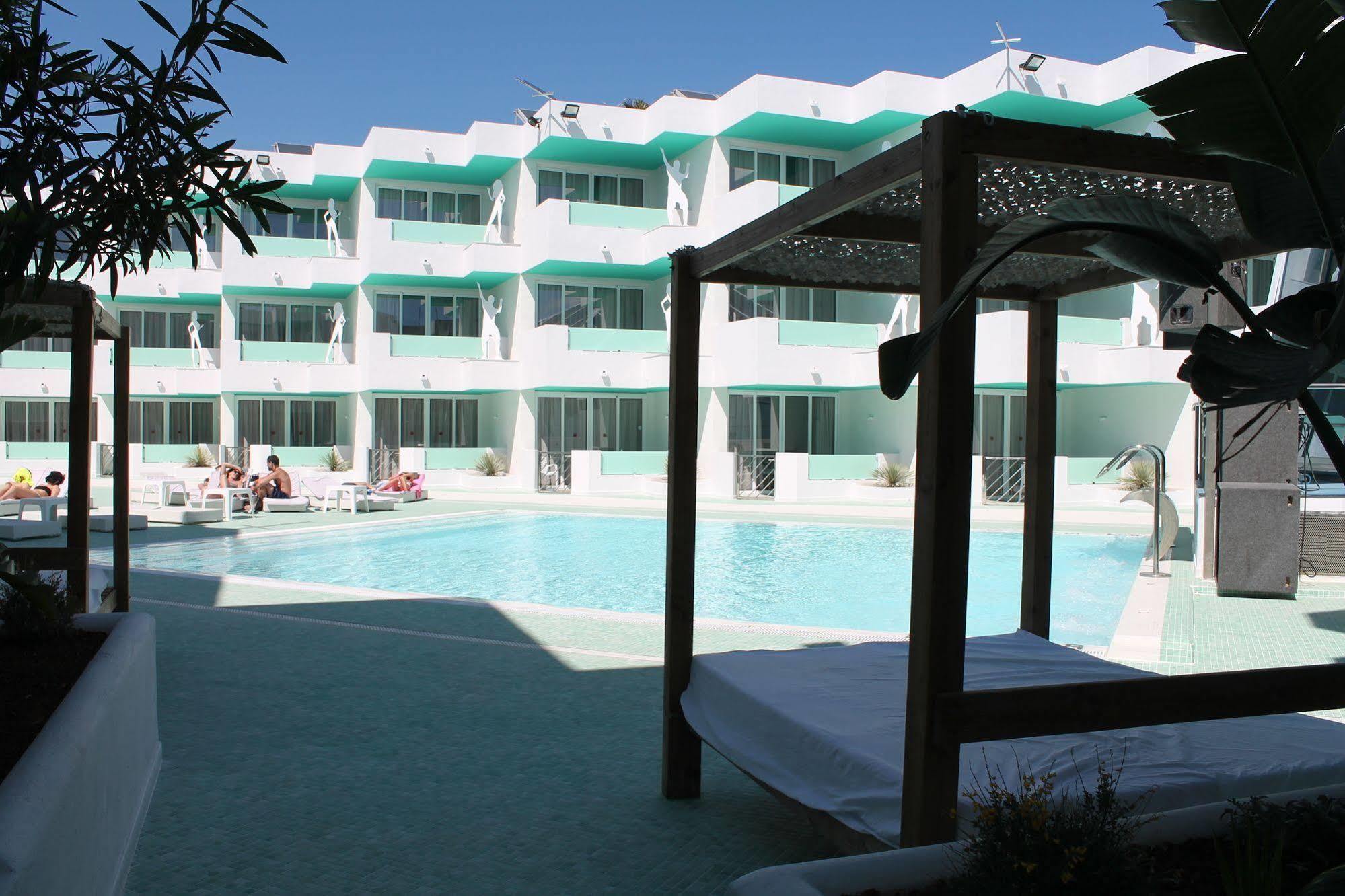 Apartamentos Bora Bora - Adults Only Playa d'en Bossa Esterno foto