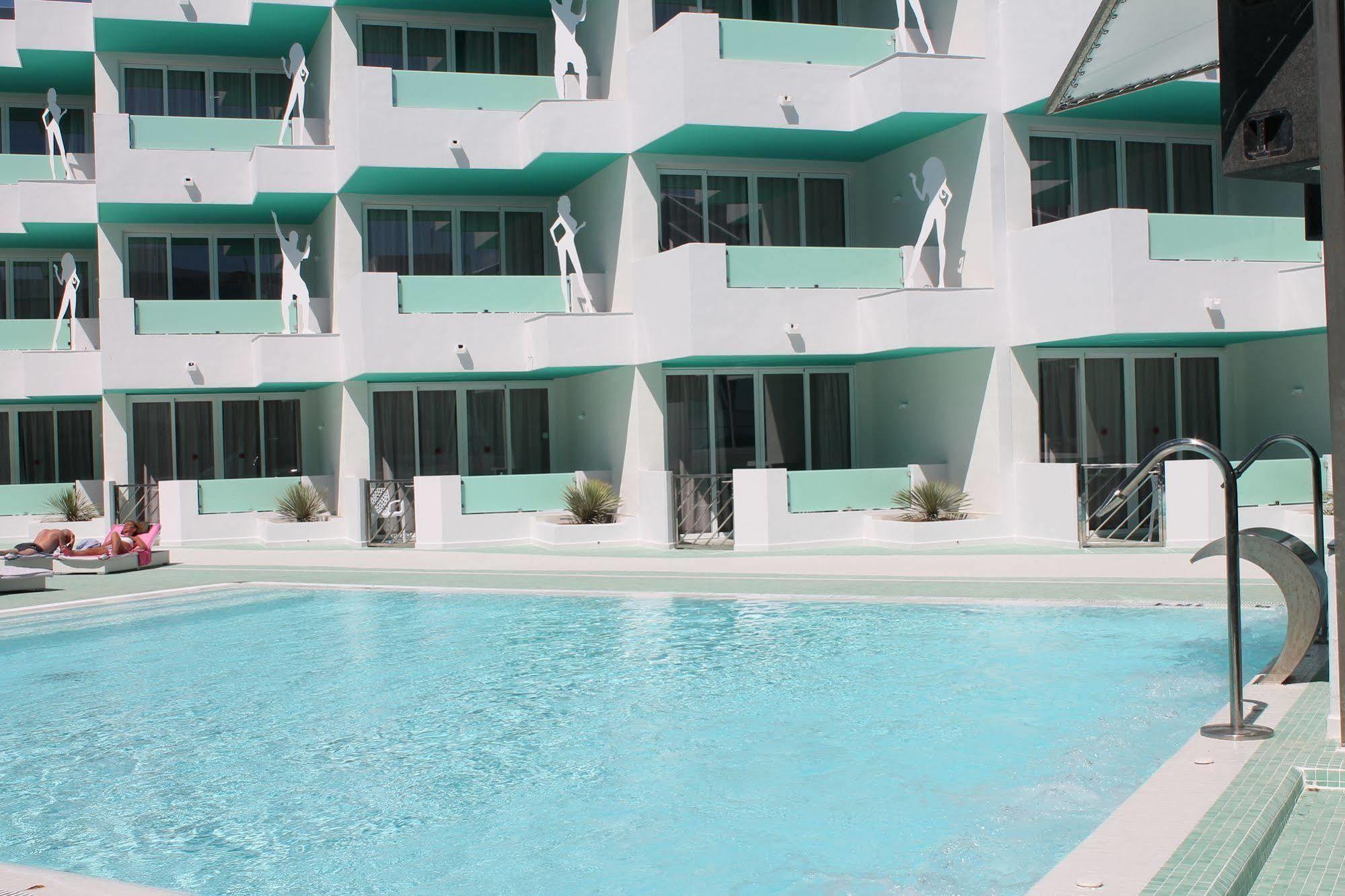 Apartamentos Bora Bora - Adults Only Playa d'en Bossa Esterno foto