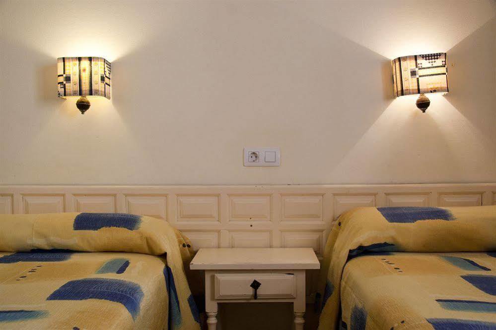 Apartamentos Bora Bora - Adults Only Playa d'en Bossa Esterno foto